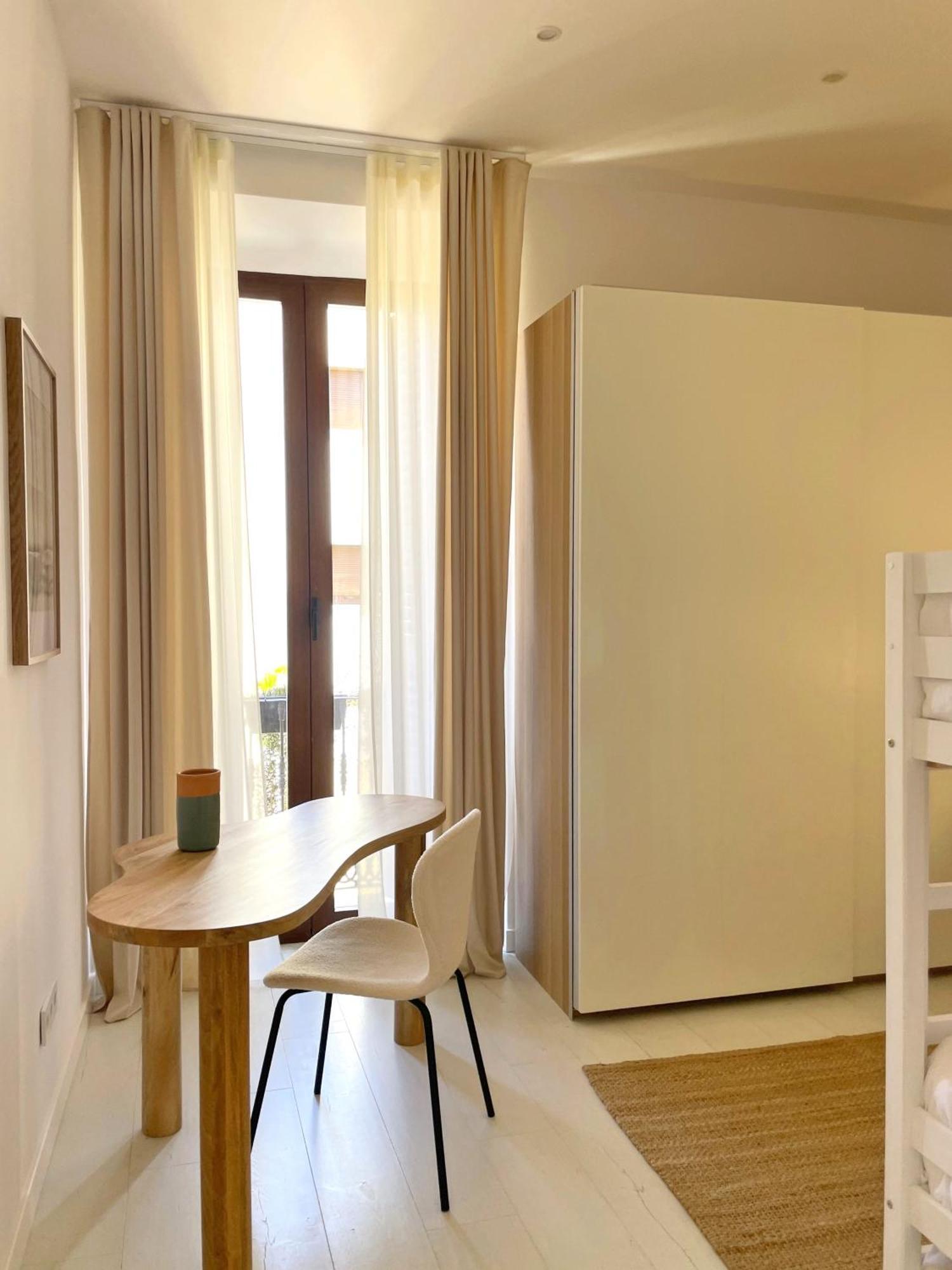 Apartamento Piso Familiar Con Tres En La Goleta *
